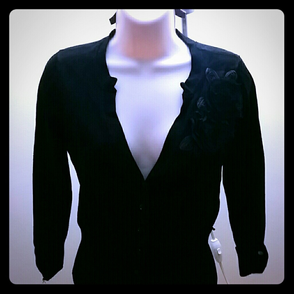 Small black sweater with flowers